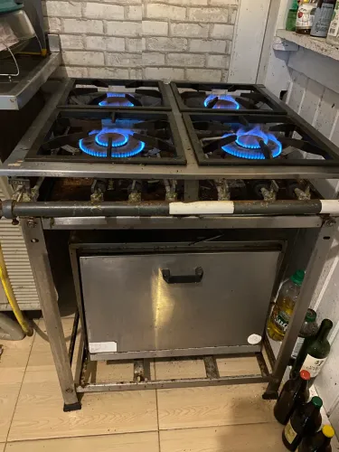 Fogão industrial 4 bocas com Forno em INOX