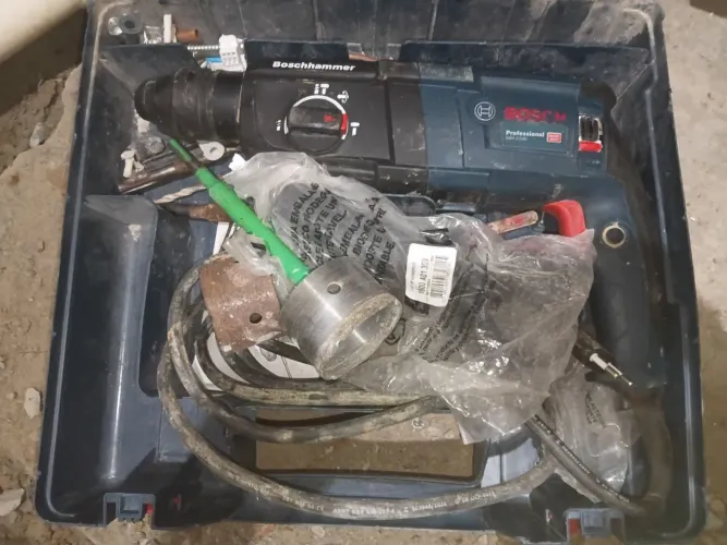 Vendo furadeira martelete Bosch GBH 2-24 D Professional