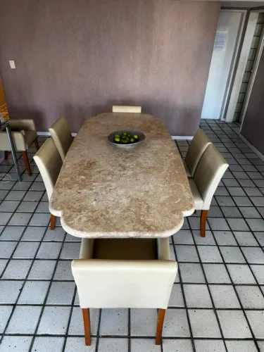 VENDA RÁPIDA mesa de jantar travertino original + 6 cadeiras pois vou me mudar
