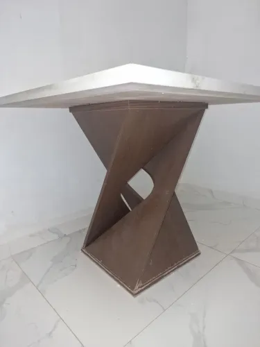 Vendo mesa sem as cadeiras