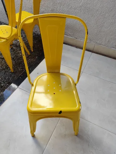 Vende-se 6 cadeiras amarelas