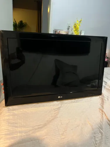Vende se Televisão