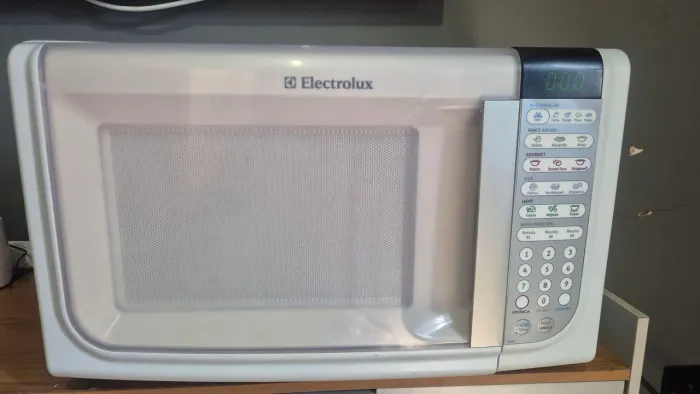 Microondas Eletrolux Exelente Estado Funcionando Perfeitamente Entrego