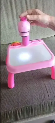 Mesa projetora infantil com disquinhos
