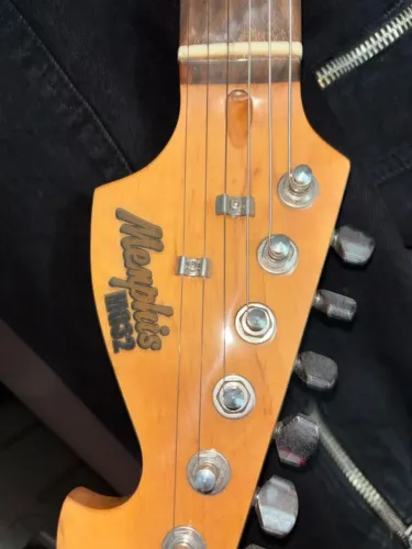Guitarra Vermelha Memphis
