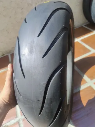 Pneu traseiro 180/55 B18 Michelin Commander 3 original