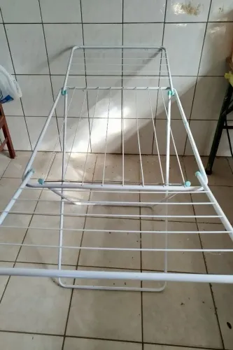 Varal de chão marca mor tamanho grande cabe bastante roupa novo 