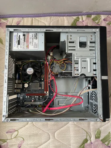 Gabinete pra escritório antigo, usado.