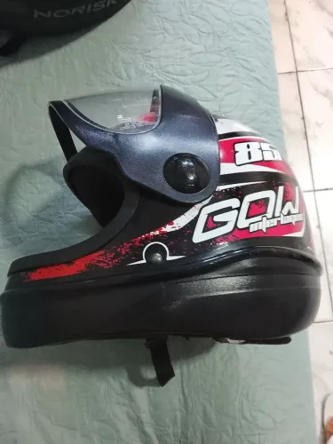 Capacete GOW 