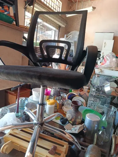 Cadeira rodinha com encosto mão