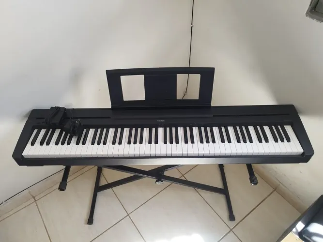 Piano Digital Yamaha P-45b 88 teclas com fonte+pedal+suporte semi novo