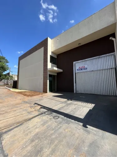 Venda - Barracão no Loteamento Grajaú em Maringá