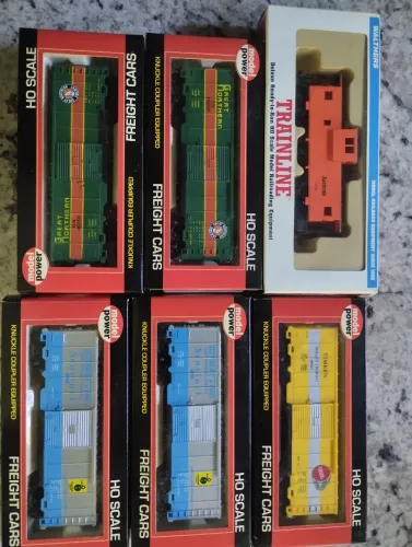 Vendo 06 vagões importados novos.. Todos com engate kadee.