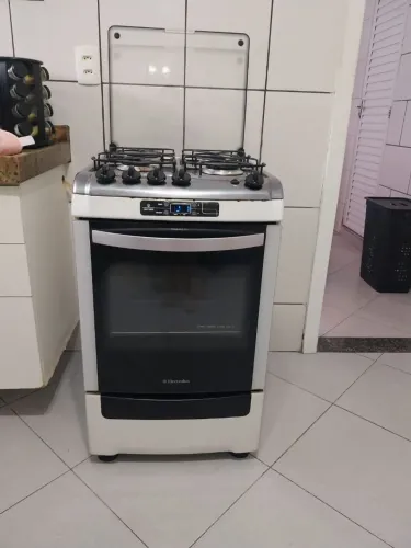 Fogão de 4 bocas Eletrolux