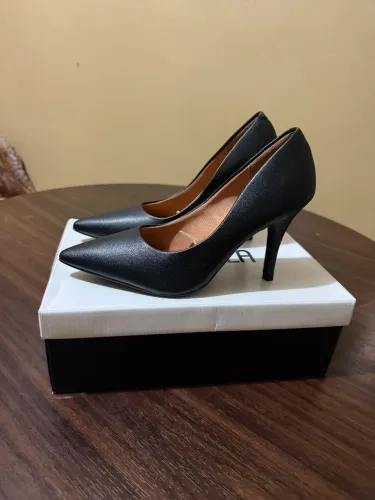 Scarpin salto alto preto n °35