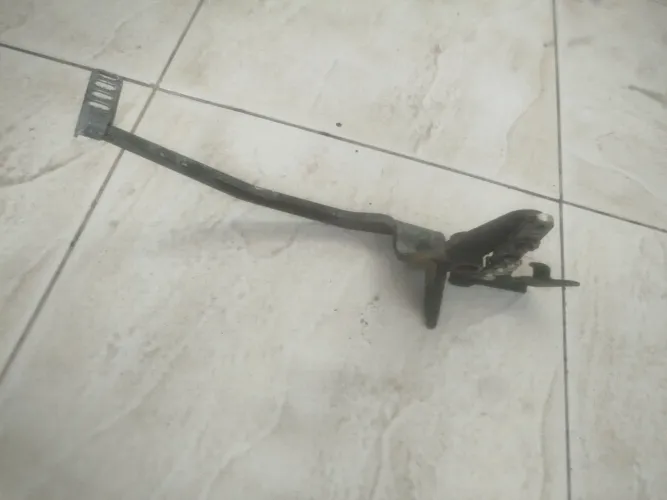Vendo pedal de freio da Titan 2025
