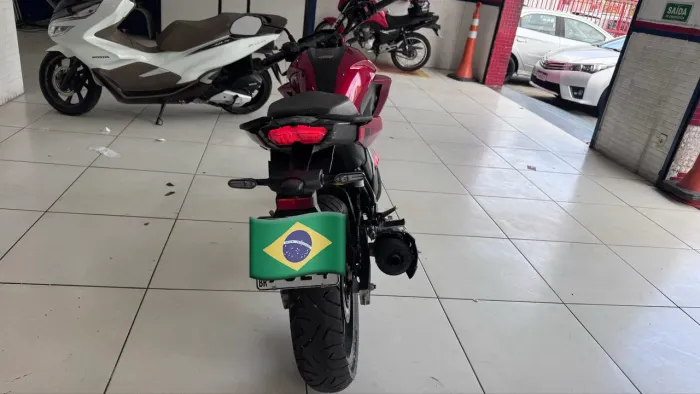 YAMAHA FZ25 FAZER 2025 ?