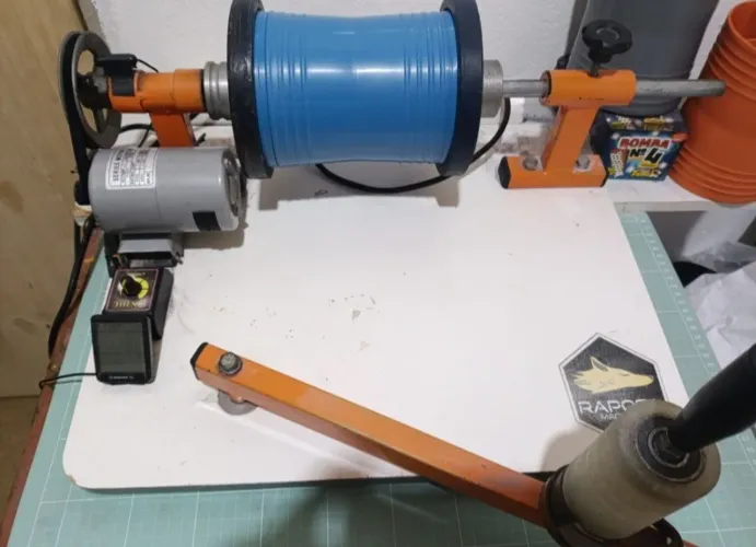 Máquina de enrolar linha na lata ,para pipas