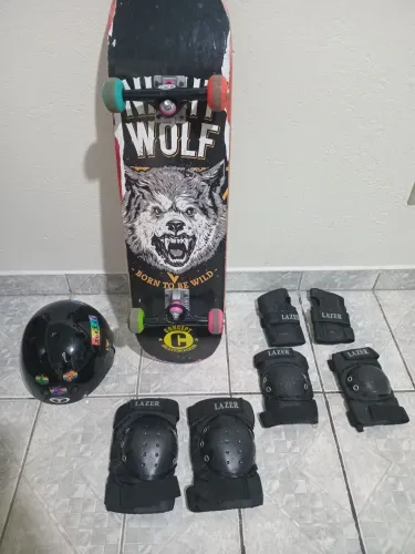 Vende skate semi profissional era de menina