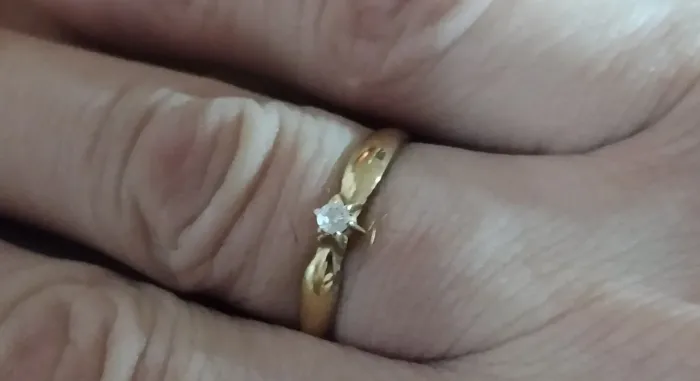Anel Solitário brilhante 18 k.