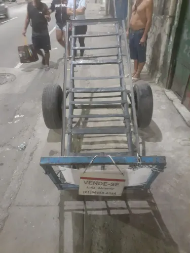 Vendo uma carroça burrinha pra fretes.