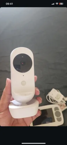 unidade de monitor / tela de uma babá eletrônica da Motorola, que conta com tela LCD