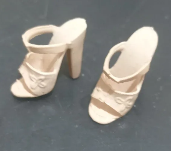 Sapato sandália branca de borracha das Barbies da estrela de botão da década de 80