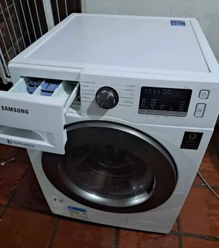 Lava e seca Samsung WD11M44733/AZ 11/7 Kg
