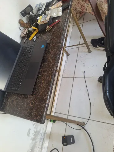 Mesa de sala com pedra em Granito preta