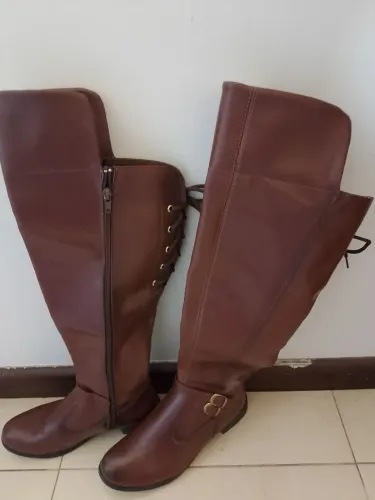 Vendo bota marron feminina