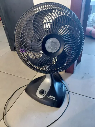 Ventilador arno 6 pás R$50,00