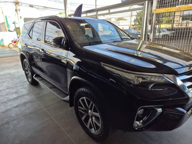 Toyota Hilux SW4 SRX 4X4 2.8 TDI 16V Dies. Aut. 2018