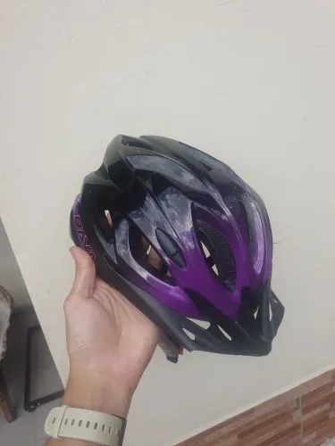 Capacete roxo rava