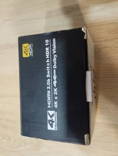 Switch HDMI 2.0 4x1 4K 60Hz Com Extrator De Áudio E ARC