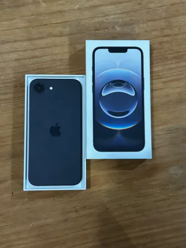 iPhone 16e