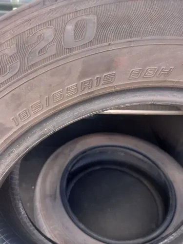 Pneu aro 185/65/15