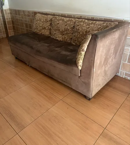 Vendo sofá de 3 lugares usado