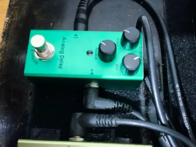 Pedal delay analógico 