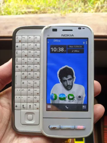 Nokia c6-00 funcionando
