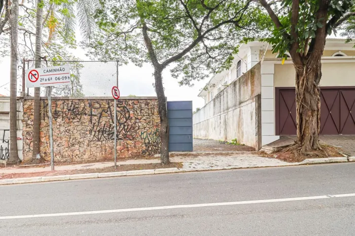 Terreno na Avenida Giovanni Gronchi, 1260  513 m²
