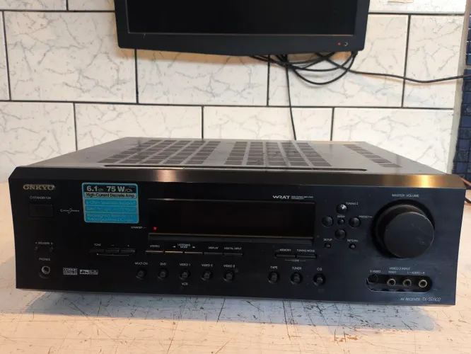 Receiver Onkyo TX - SR502 LIGANDO SEM SOM /PARA PEÇAS OU POSSÍVEL RESTAURO