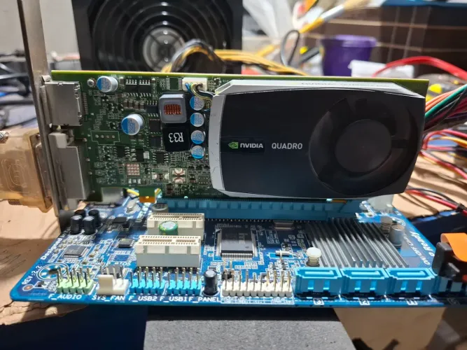 Placa de vídeo Nvidia Quadro 600