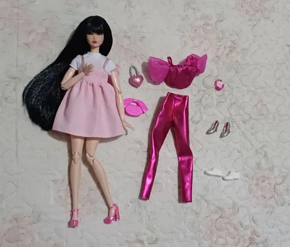 Barbie odile asiática boneca