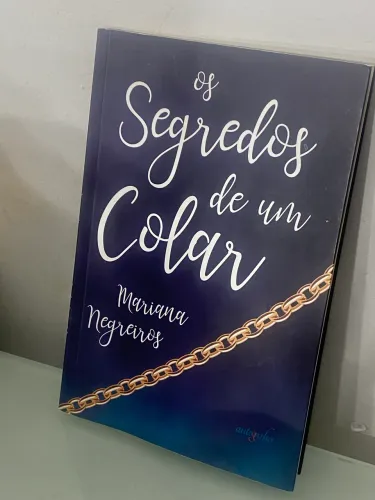 Livro Segredos de um Colar Mariana negrires