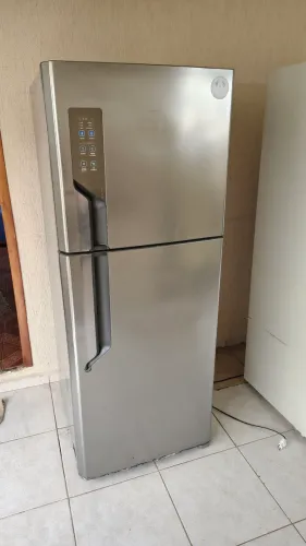 Geladeira Eletrolux Frost Free 431 litros inox funcionando perfeitamente tudo certinho 110
