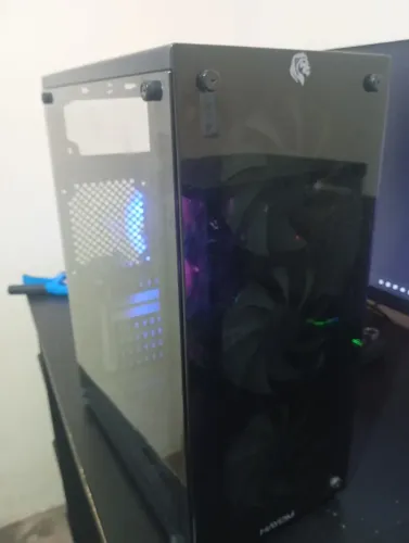 Gabinete 3 Fans com placa mãe processador e memória Ram