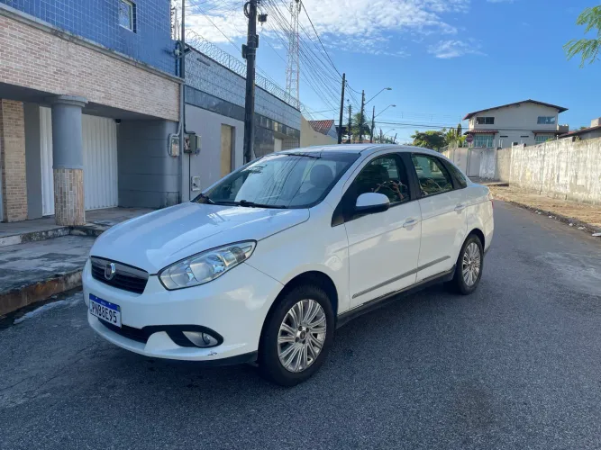 Fiat Grand Siena Essence 1.6 Flex 16V 2016