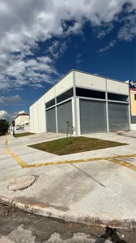 Galpão comercial de esquina 270 m² - portas automáticas e ótima localização