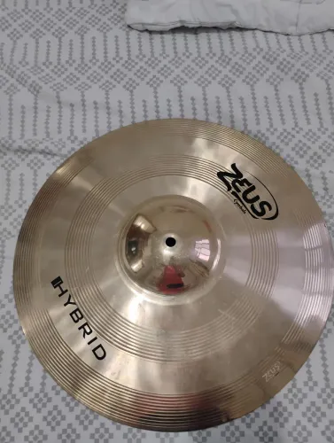 Troco prato Zeus Hybrid B20 com 1 ano de uso  por prato orion