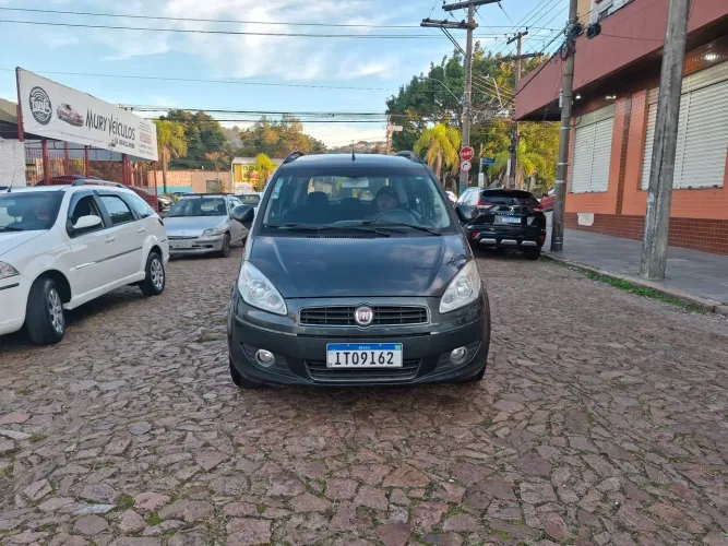 Fiat Idea Attractive 1.4 Fire Flex 8V 5P 2013